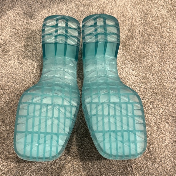 Qupid Clear and Teal Block Heel Mules - Picture 2 of 2